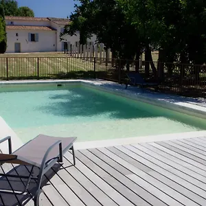  Hébergement de vacances Château La Croix Des Pins France